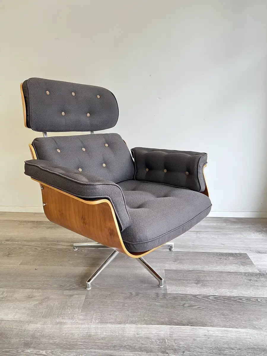 Lounge-Sessel mit Hocker, nachher